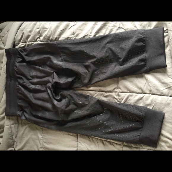 Active wear Capri pants - Picture 2 of 2